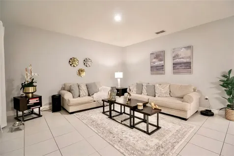 2280 Avian Loop Kissimmee FL 34741