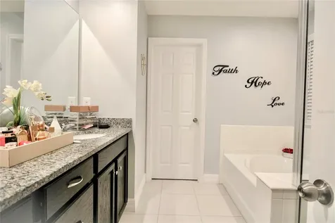 2280 Avian Loop Kissimmee FL 34741
