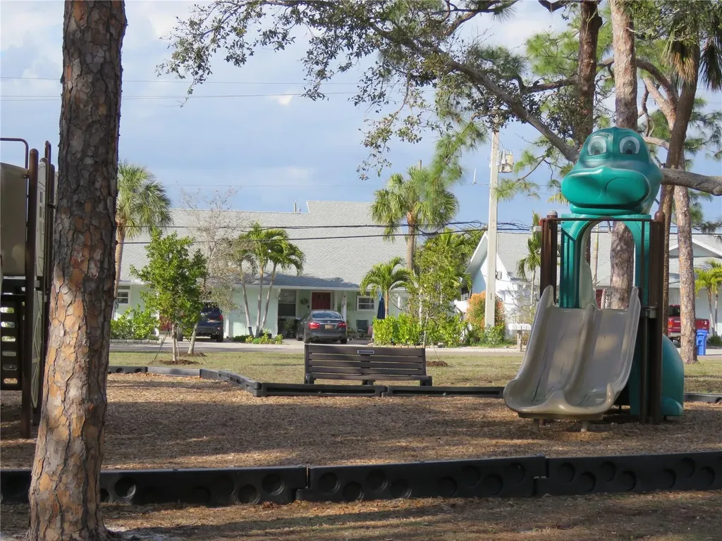 418 Narvaezi Street Venice FL 34285