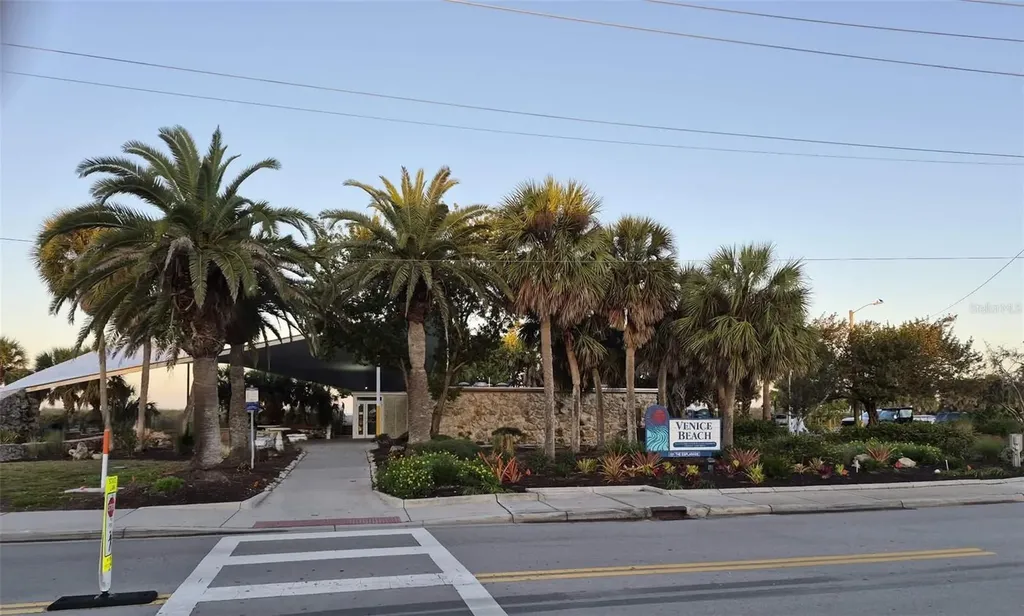 418 Narvaezi Street Venice FL 34285