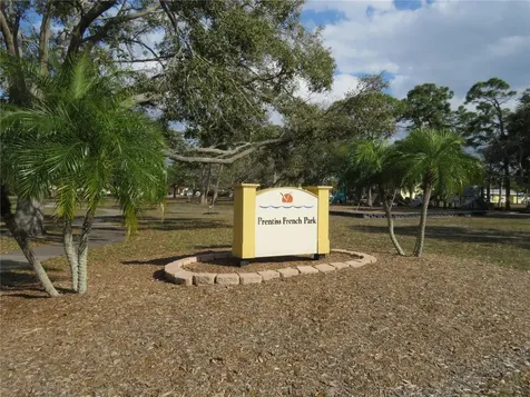 418 Narvaezi Street Venice FL 34285
