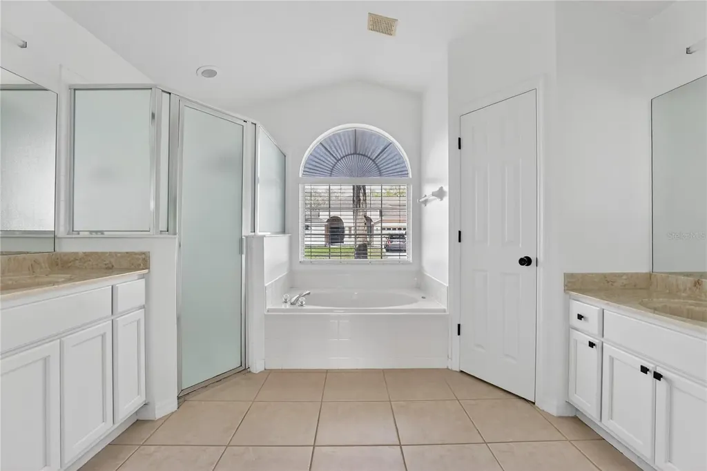 1042 Chamberlin Trail St Cloud FL 34772