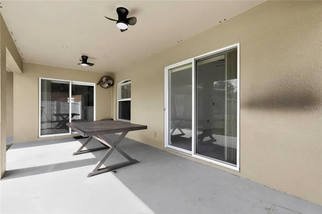 1042 Chamberlin Trail St Cloud FL 34772