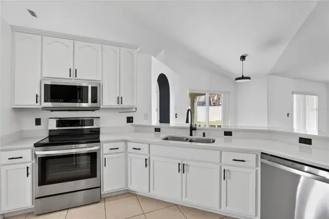 1042 Chamberlin Trail St Cloud FL 34772