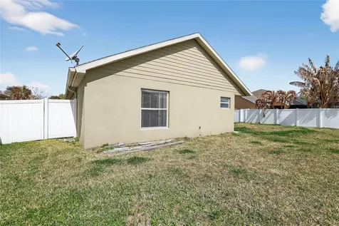 1042 Chamberlin Trail St Cloud FL 34772