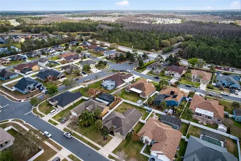 1042 Chamberlin Trail St Cloud FL 34772