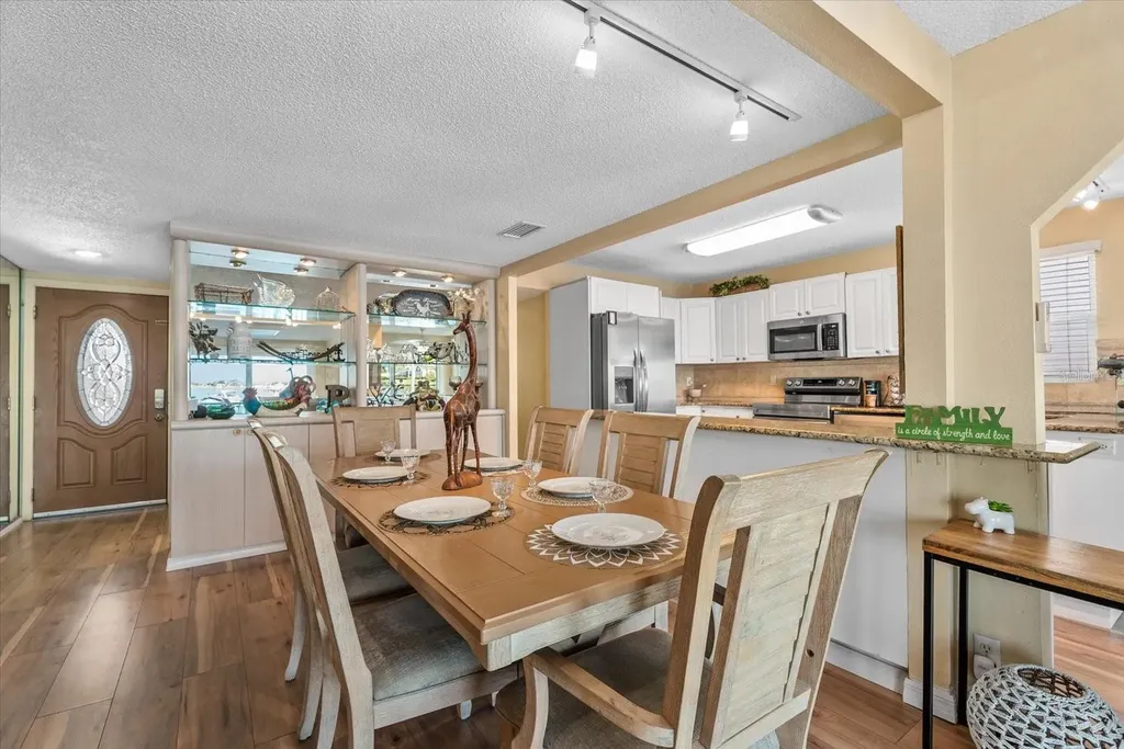 33 N Starboard Drive Venice FL 34285