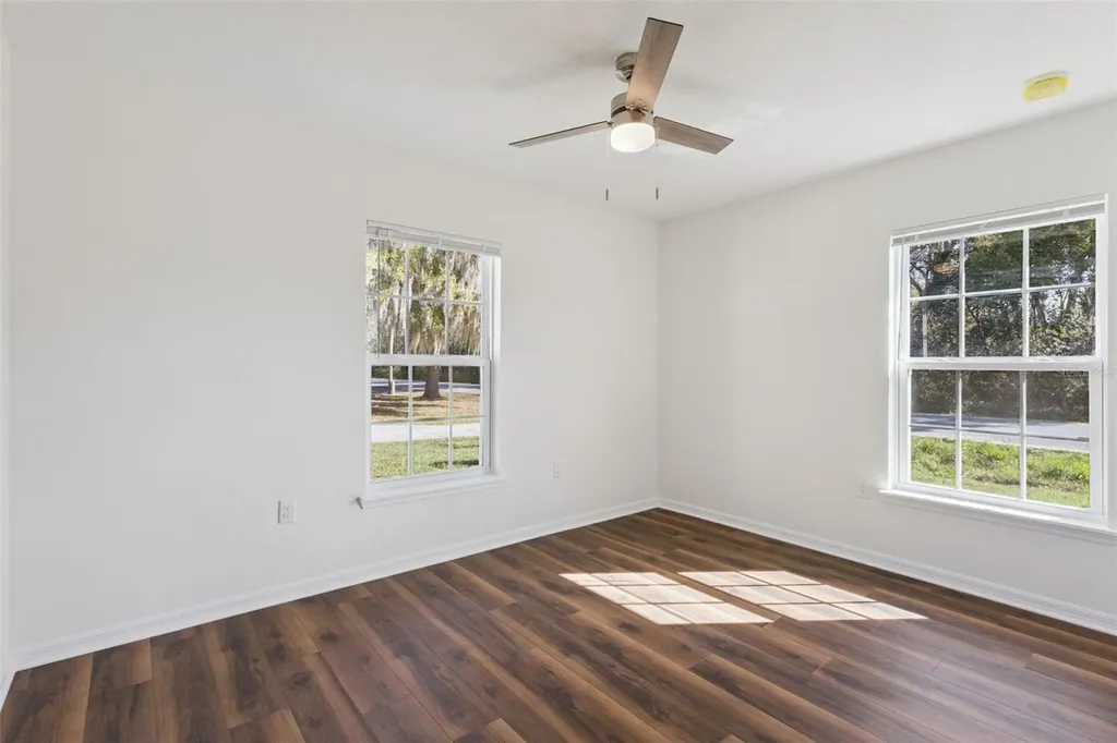 1073 N Rockingham Avenue Tavares FL 32778