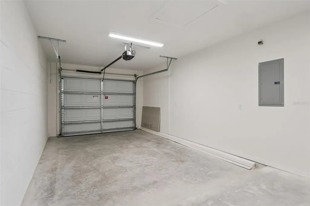 1073 N Rockingham Avenue Tavares FL 32778