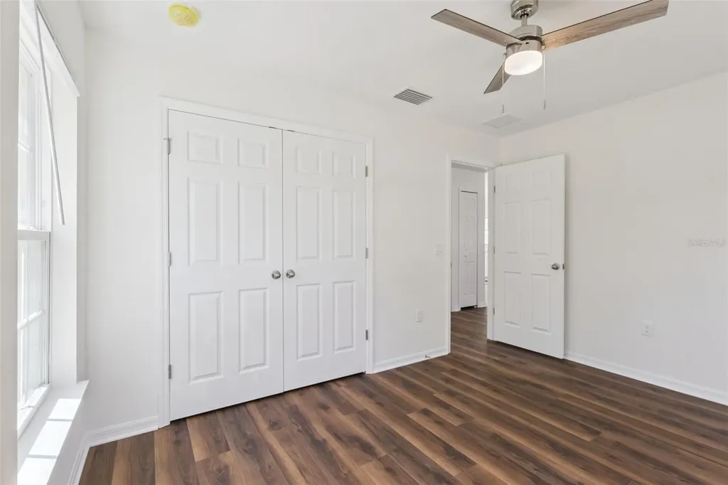 1073 N Rockingham Avenue Tavares FL 32778