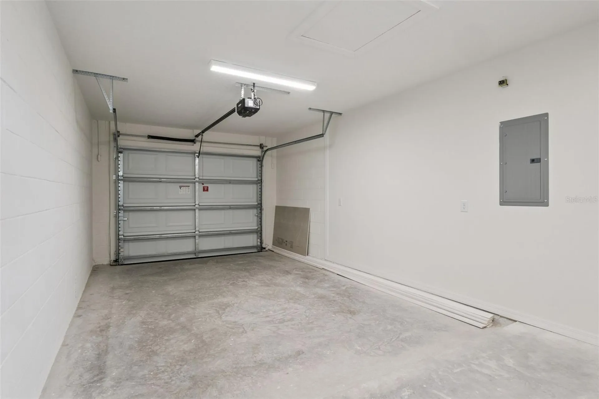 1073 N Rockingham Avenue Tavares FL 32778