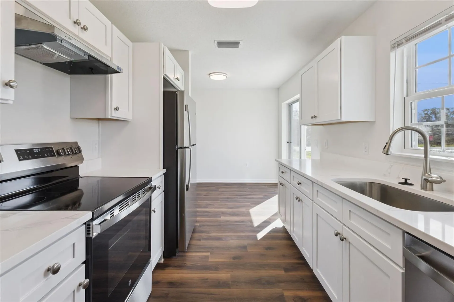 1073 N Rockingham Avenue Tavares FL 32778