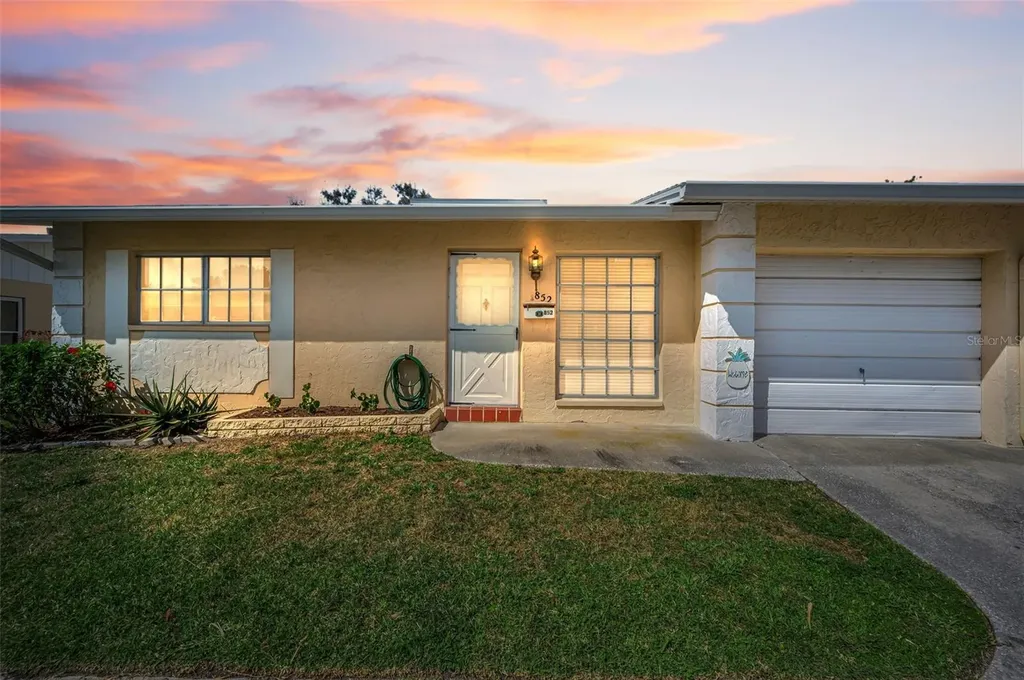 852 Oxford Court Dunedin FL 34698