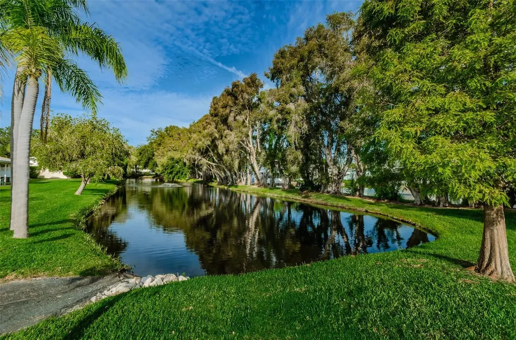 852 Oxford Court Dunedin FL 34698