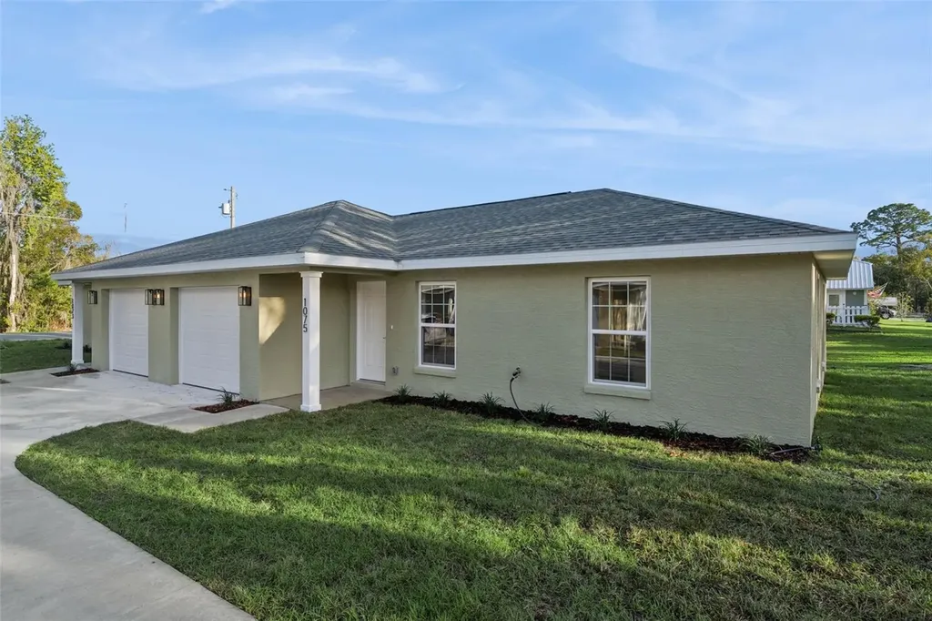 1075 N Rockingham Avenue Tavares FL 32778
