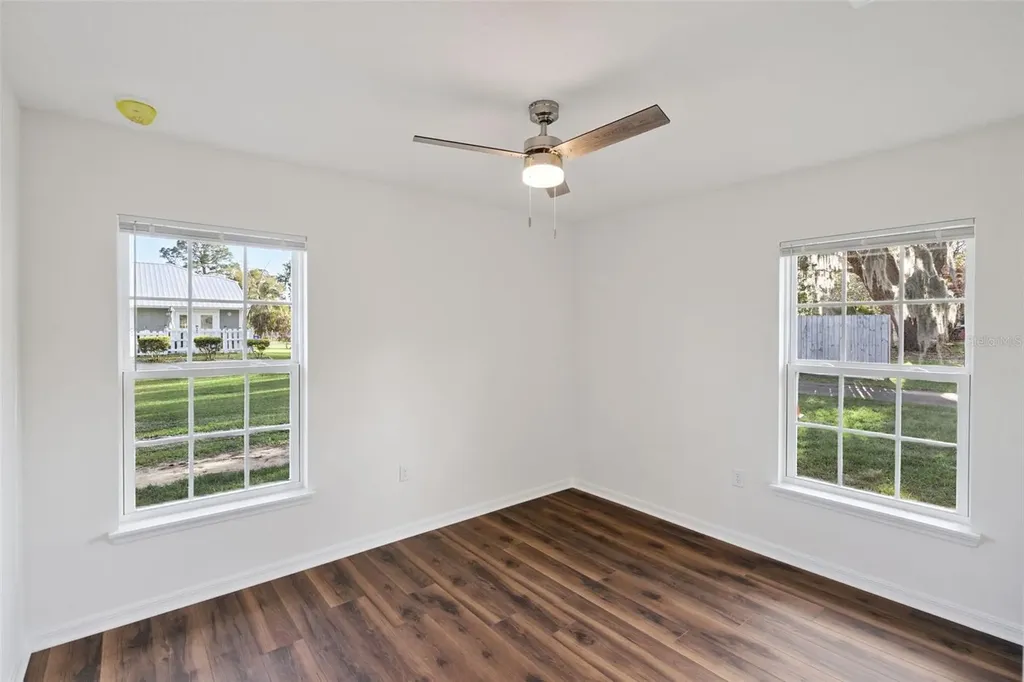 1075 N Rockingham Avenue Tavares FL 32778