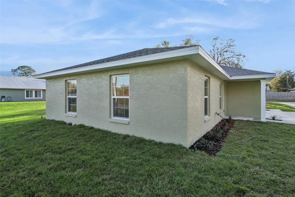 1075 N Rockingham Avenue Tavares FL 32778