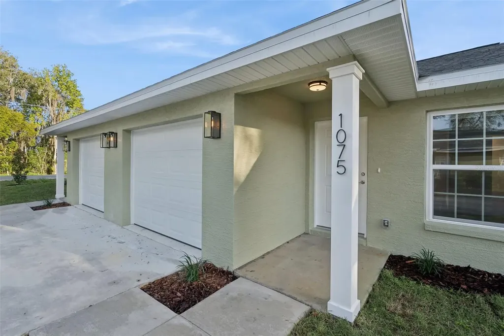 1075 N Rockingham Avenue Tavares FL 32778