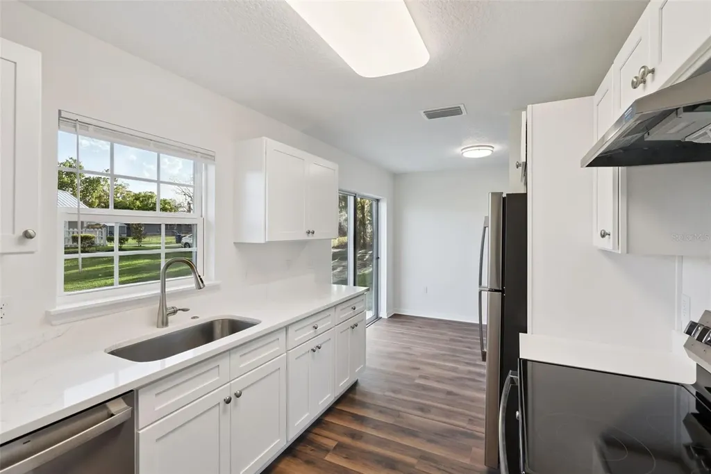1075 N Rockingham Avenue Tavares FL 32778