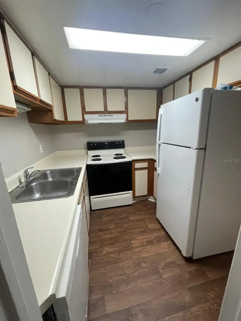 4149 S Semoran Boulevard Orlando FL 32822
