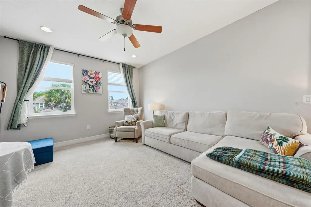 8986 Fullerwood Avenue Orlando FL 32832