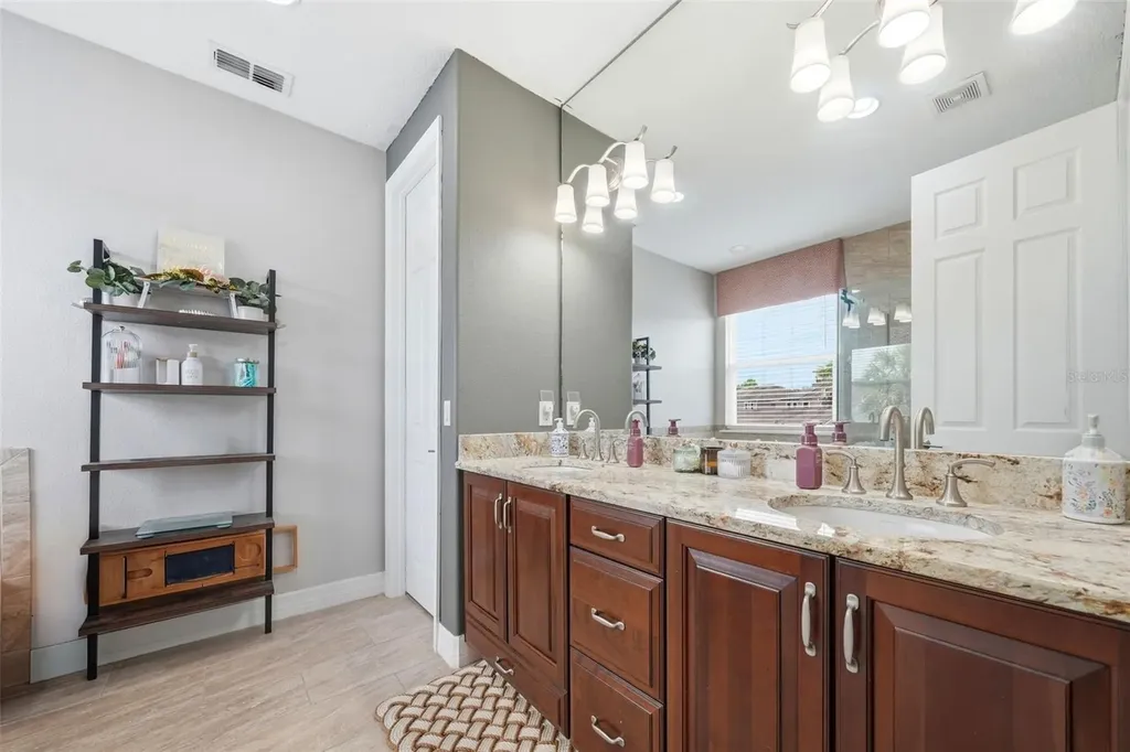 8986 Fullerwood Avenue Orlando FL 32832