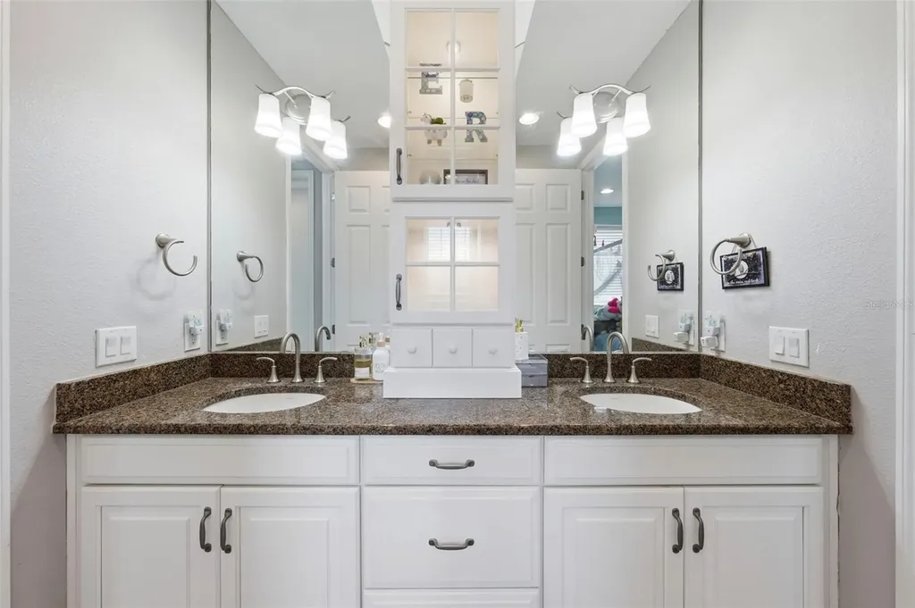 8986 Fullerwood Avenue Orlando FL 32832