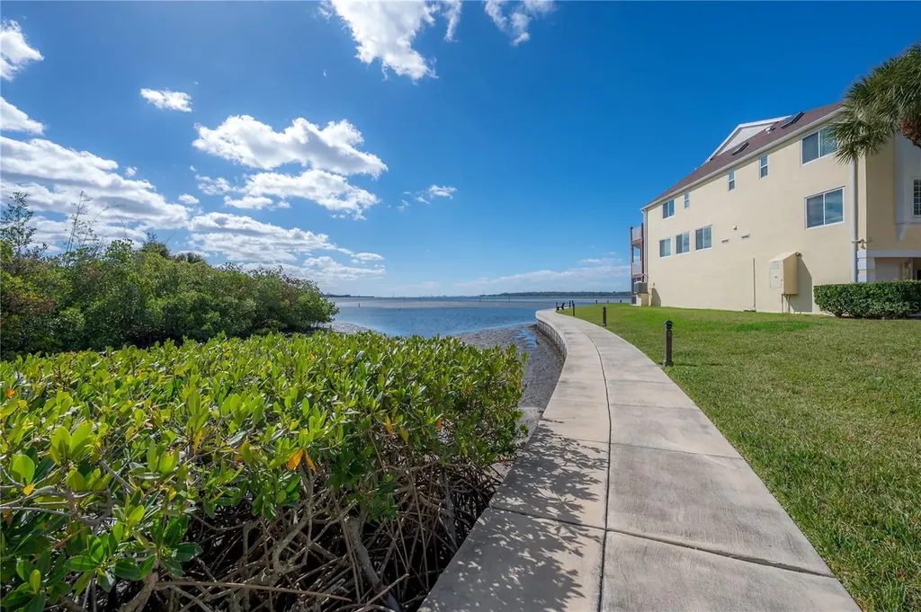 120 Brent Circle Oldsmar FL 34677
