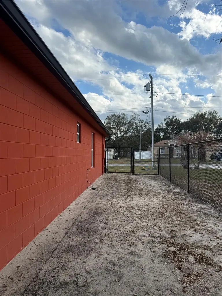 407 Blackbird Way Kissimmee FL 34759