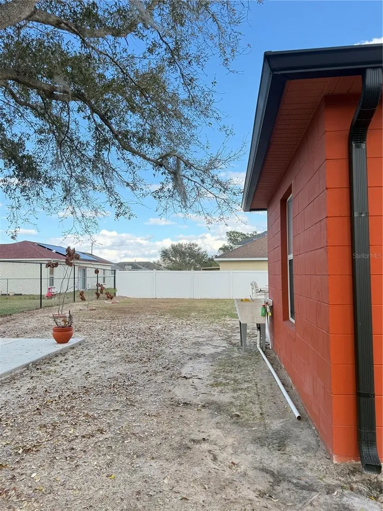 407 Blackbird Way Kissimmee FL 34759