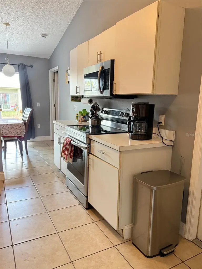 407 Blackbird Way Kissimmee FL 34759