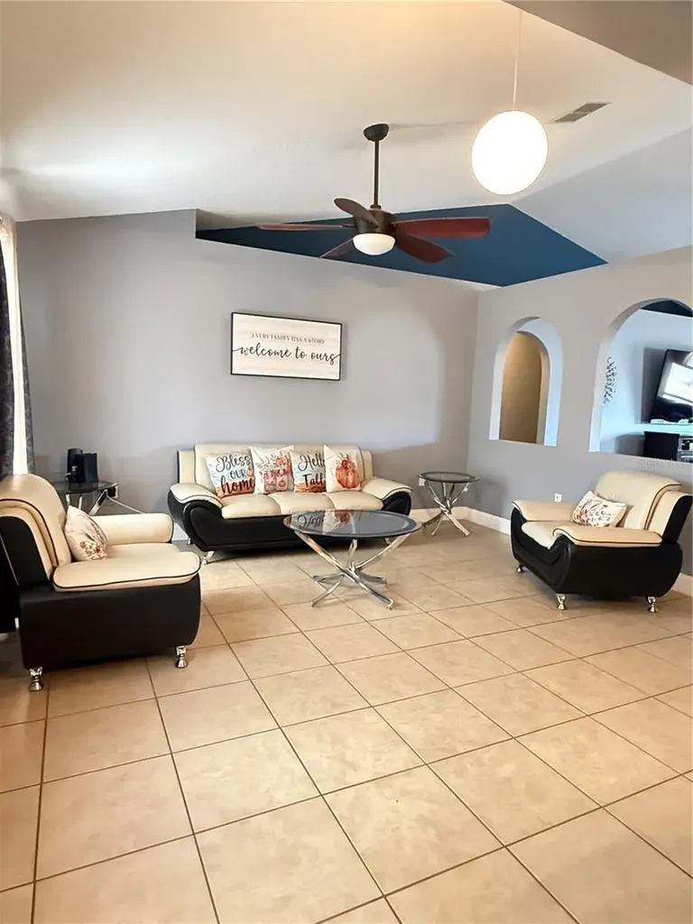 407 Blackbird Way Kissimmee FL 34759