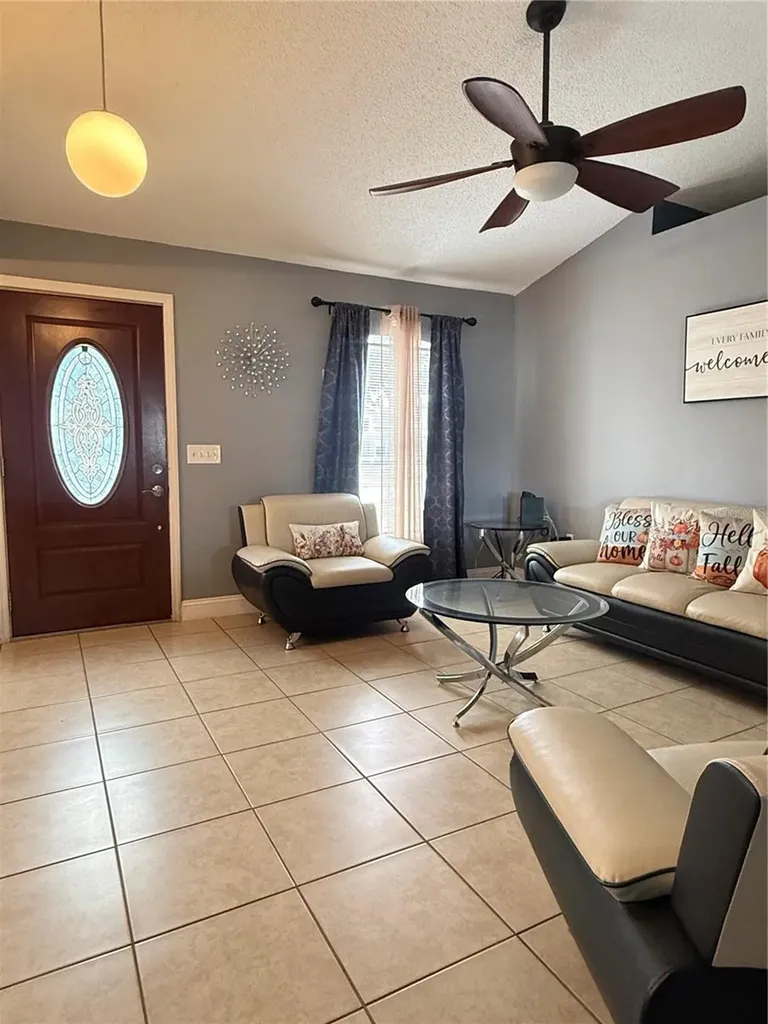 407 Blackbird Way Kissimmee FL 34759