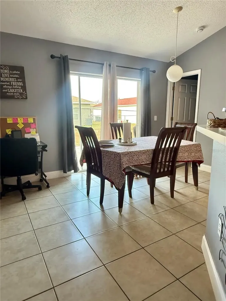 407 Blackbird Way Kissimmee FL 34759