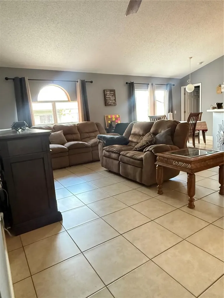 407 Blackbird Way Kissimmee FL 34759