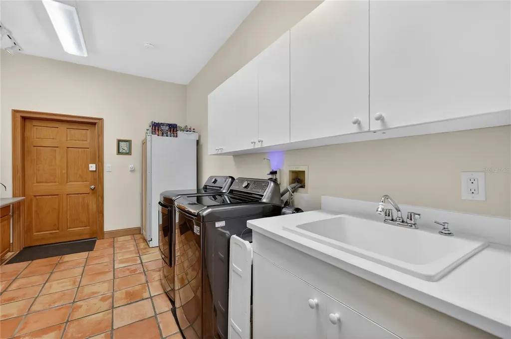 16238 E Shirley Shores Road Tavares FL 32778