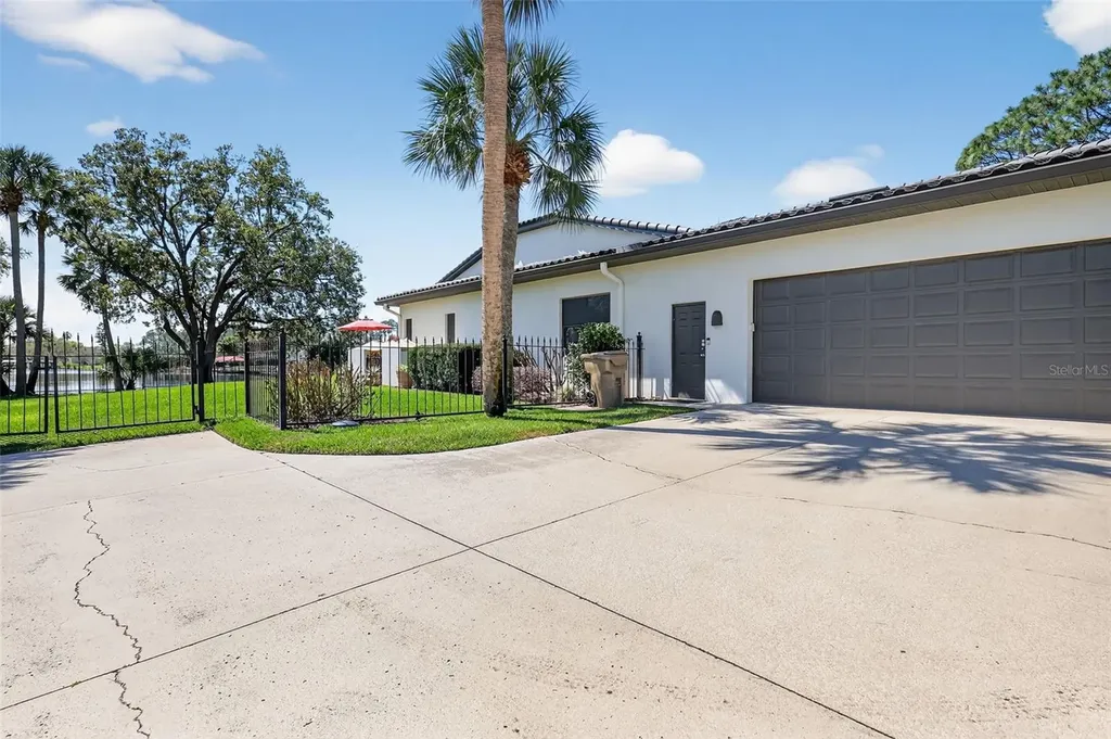 16238 E Shirley Shores Road Tavares FL 32778