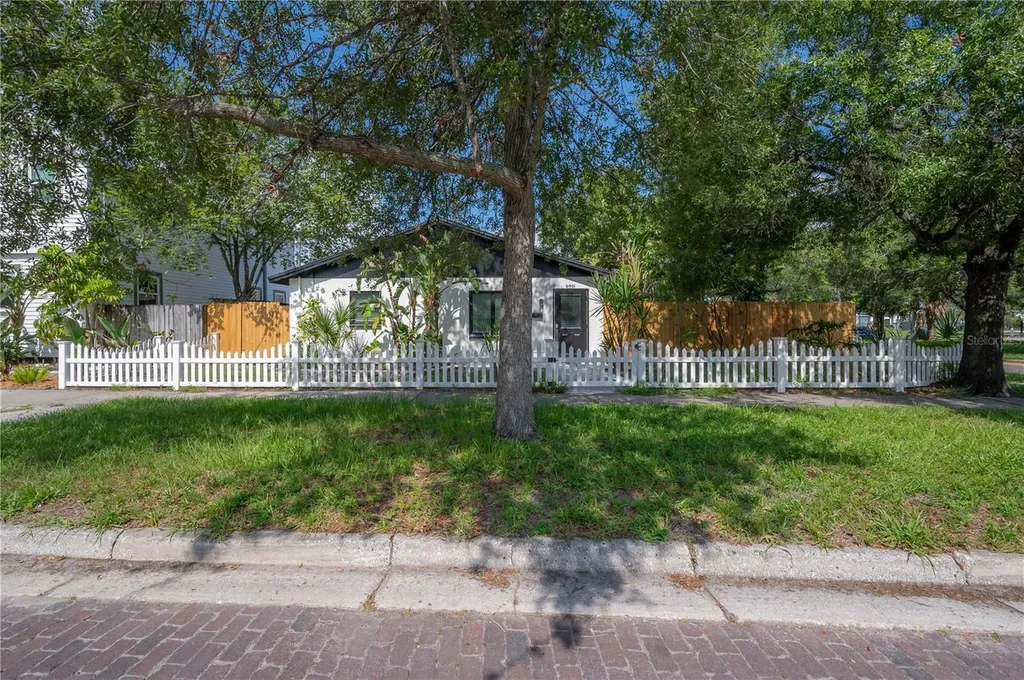 6901 S Fitzgerald Street Tampa FL 33616