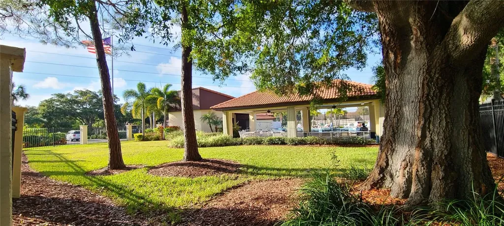 2009 Hammock Pine Boulevard Clearwater FL 33761