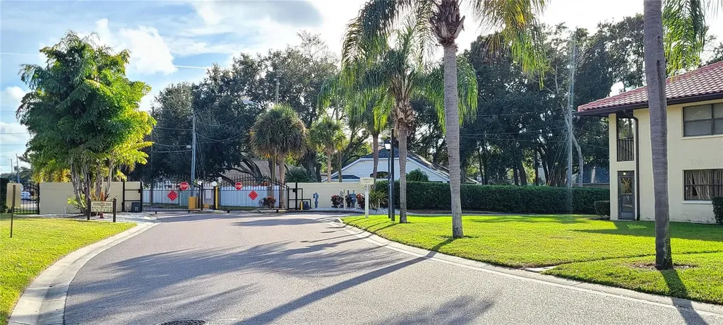2009 Hammock Pine Boulevard Clearwater FL 33761