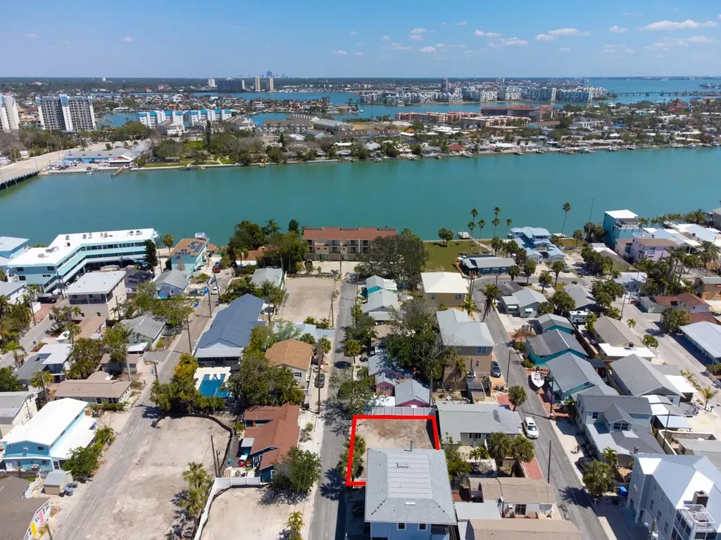 117 92 Avenue Treasure Island FL 33706