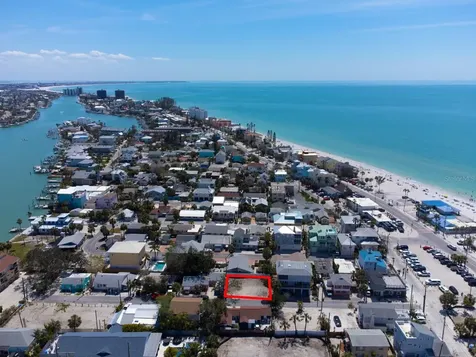 117 92 Avenue Treasure Island FL 33706