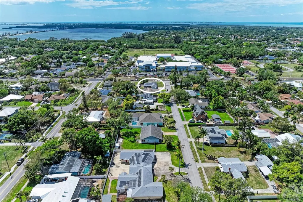 515 75th Street NW Bradenton FL 34209