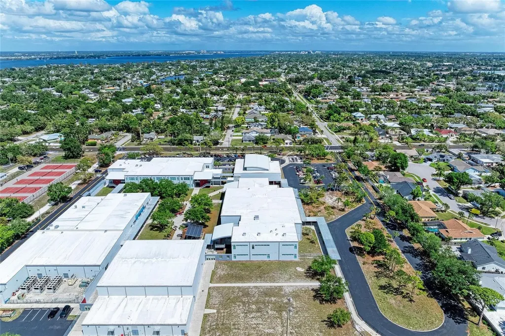 515 75th Street NW Bradenton FL 34209