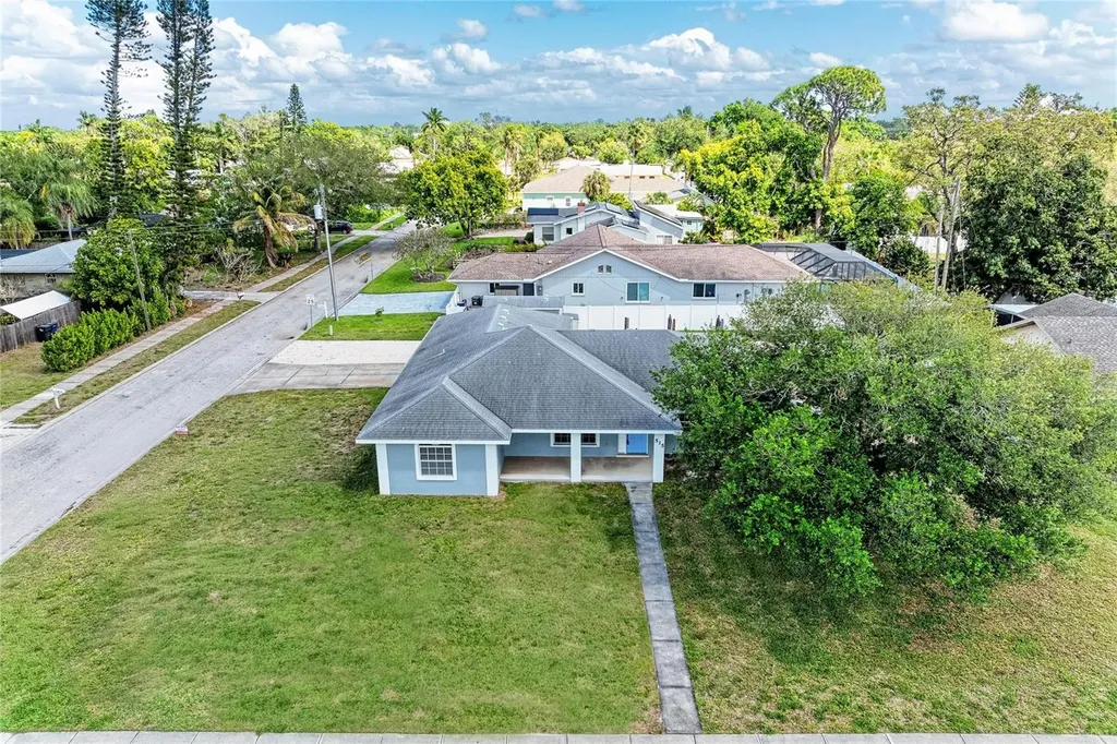 515 75th Street NW Bradenton FL 34209