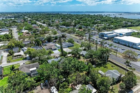 515 75th Street NW Bradenton FL 34209