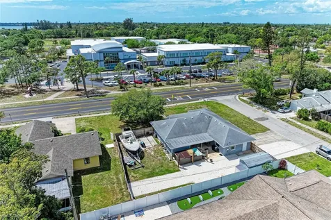 515 75th Street NW Bradenton FL 34209