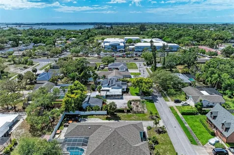 515 75th Street NW Bradenton FL 34209