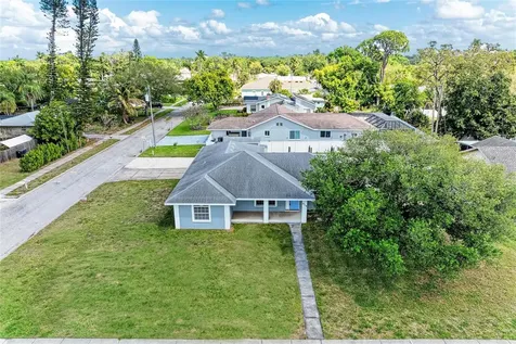 515 75th Street NW Bradenton FL 34209