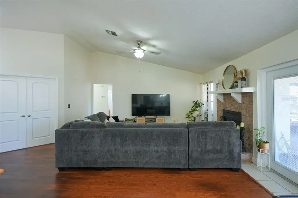 4136 Spring Way Circle Valrico FL 33596